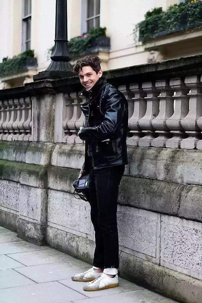 男人穿什么鞋对脚最好,男人穿什么裤子显腿长