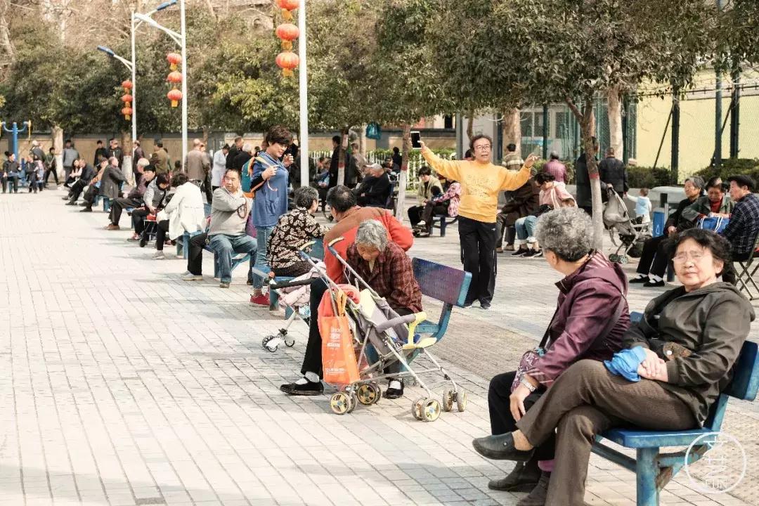 郑州火车头体育场视频,郑州市二七区火车头体育场
