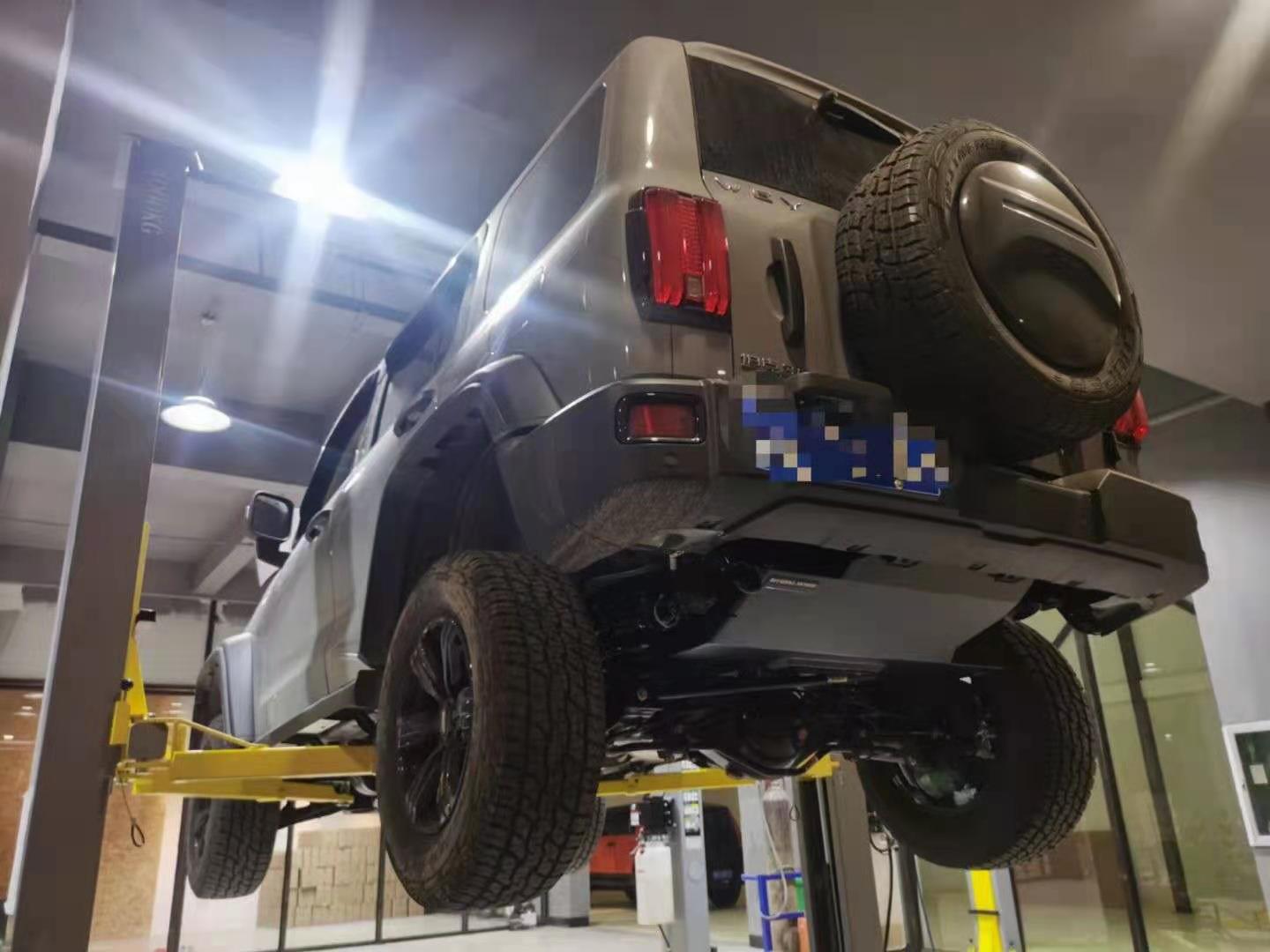 坦克300跟大g外观,坦克300公路实车