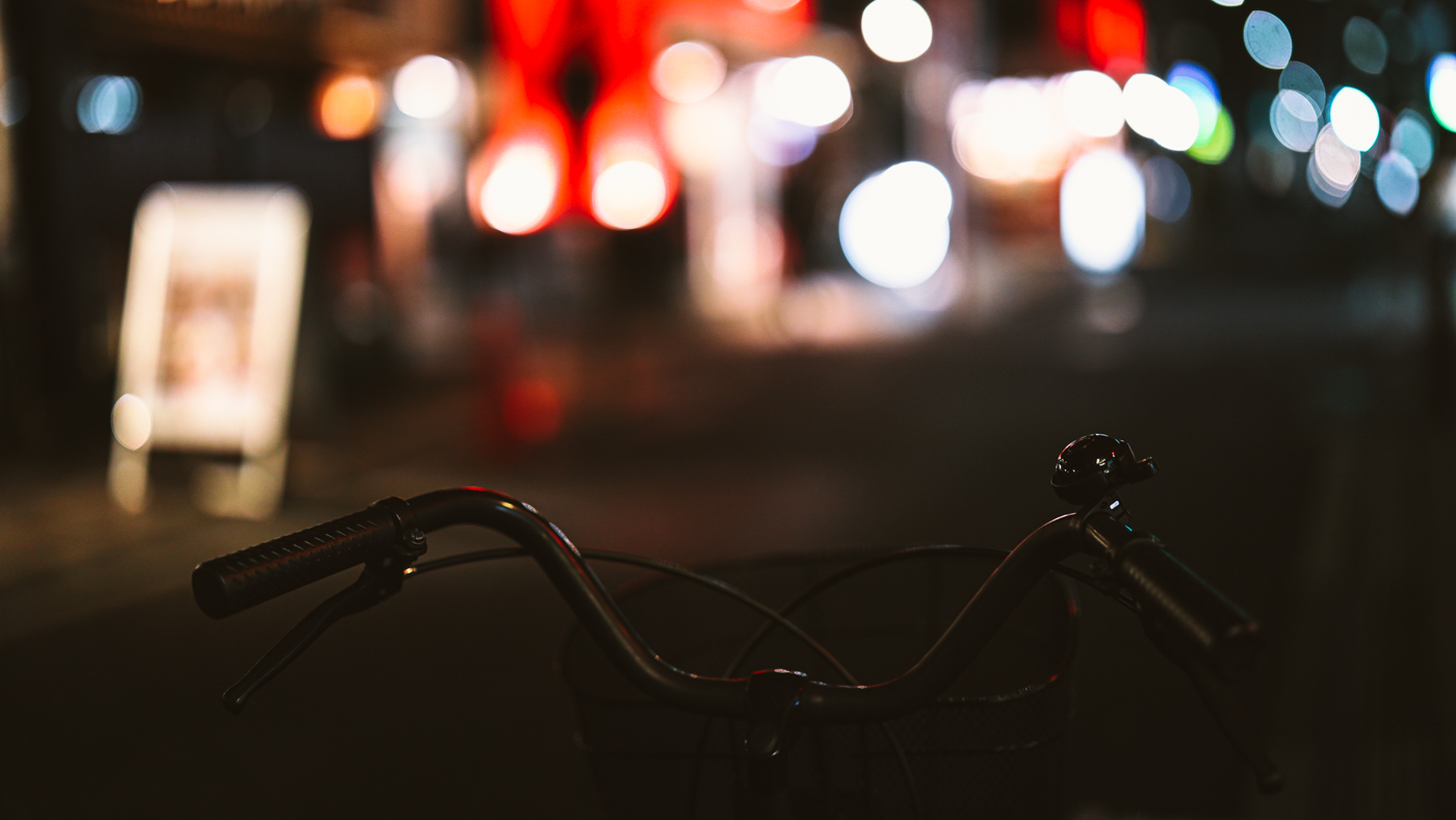 佳能rf50mmf1.8是自动对焦吗,佳能ef50mmf1.8stm标准定焦镜头