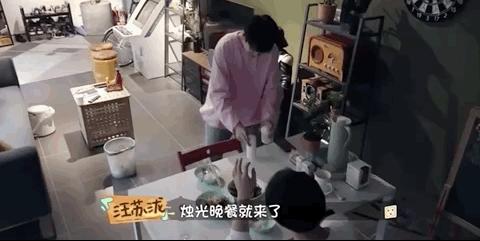 看完笑岔气，今年夏天国产最佳