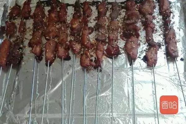 爱吃烤肉的快收藏，教你在家做，味香肉嫩，吃起来特别解馋