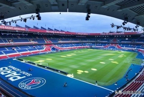 著名足球场图片,足球场唯美的图片