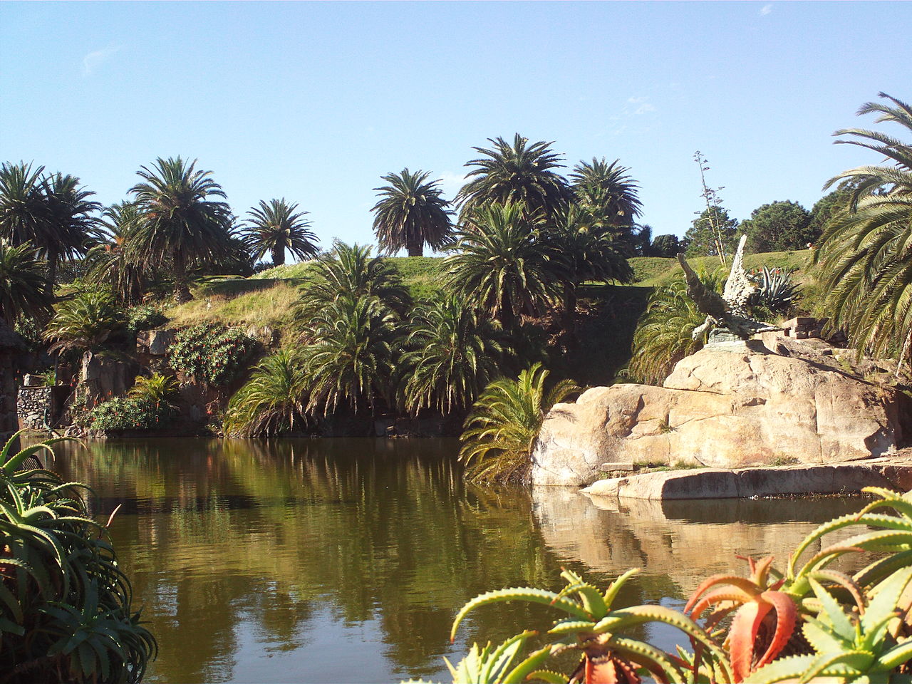 乌拉圭蒙得维地亚拉普拉塔河,乌拉圭首都蒙得维的亚现代别墅