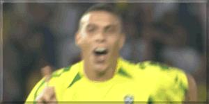 巴西足球天才巨星视频,巴西足球巨星小罗图片