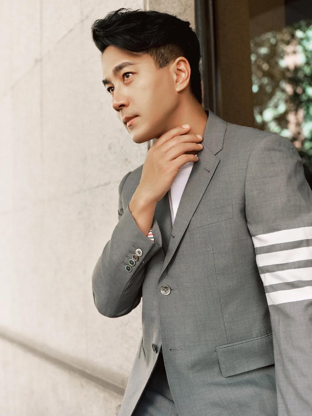 行走的荷尔蒙，这6位越老越有味，大胡茬克制又霸道，气质太绝了