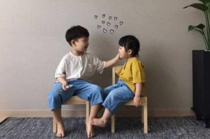 孩子喜欢“摸奶睡”，妈妈不忍拒绝不仅有隐患，还容易养成妈宝男