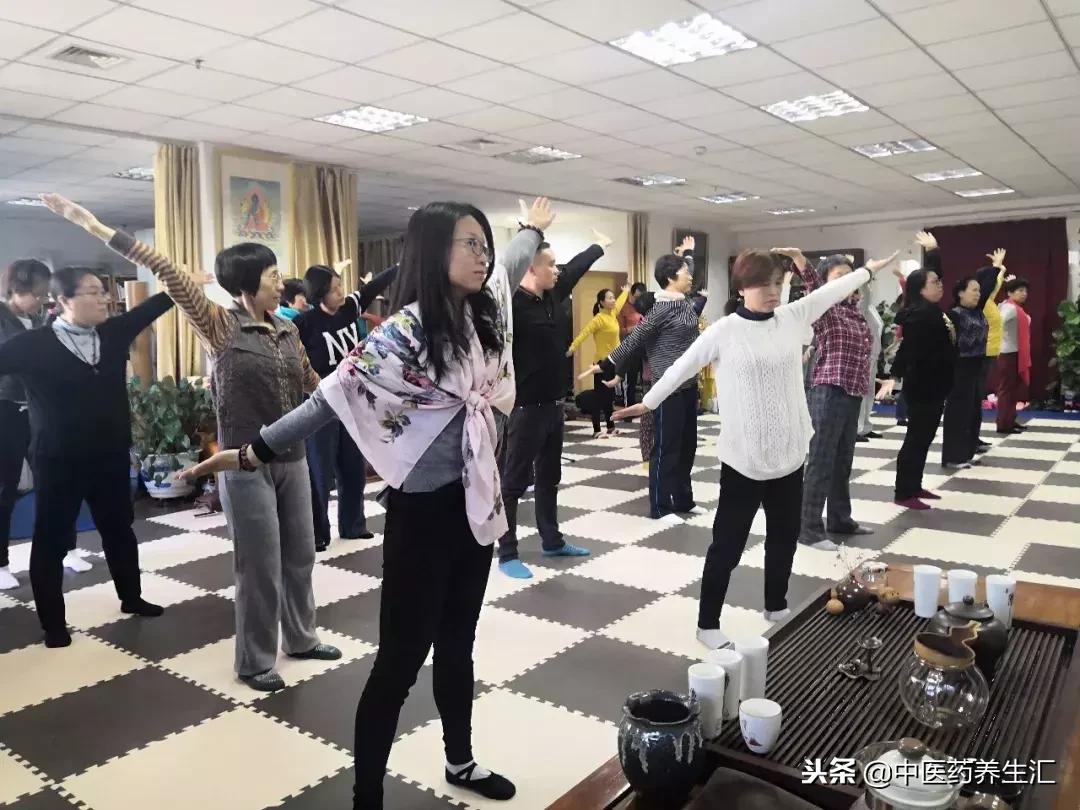 每天一个养生小技巧拍打臀部,拍打臀部的神奇功效