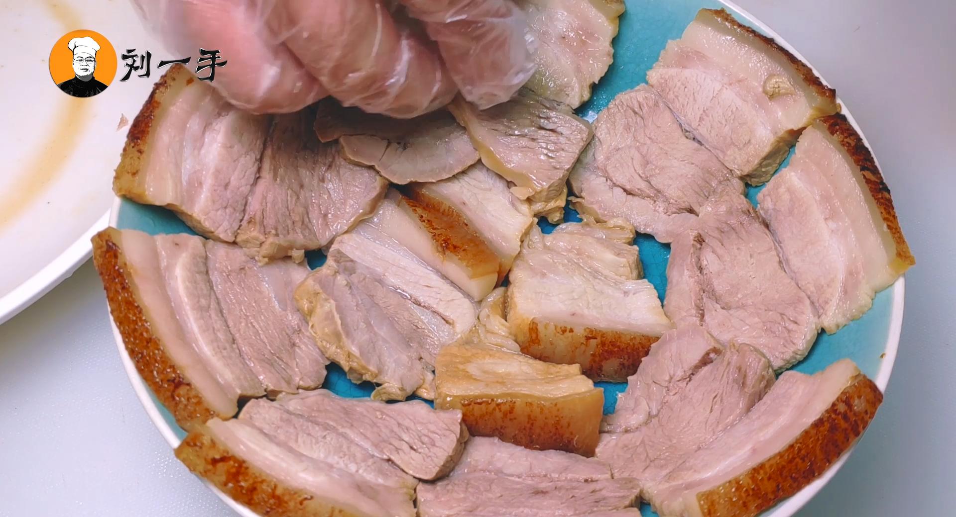 芋头扣肉入口即化,芋头扣肉家常做法不需要盐吗
