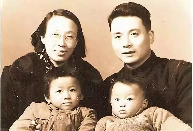 受核辐射的两弹元勋邓稼先,杨振宁邓稼先原子弹