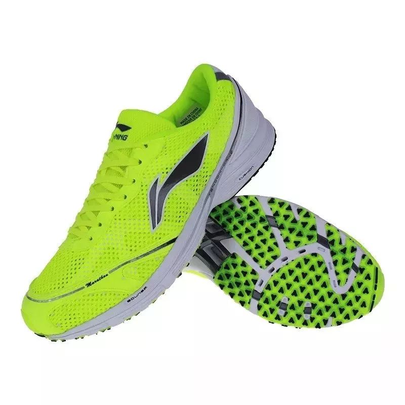 还记得第一双跑鞋吗,还记得第一双碳板跑鞋吗