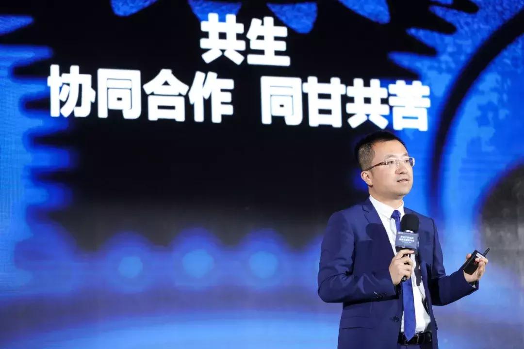 姚劲波“杠上”昔日盟友？