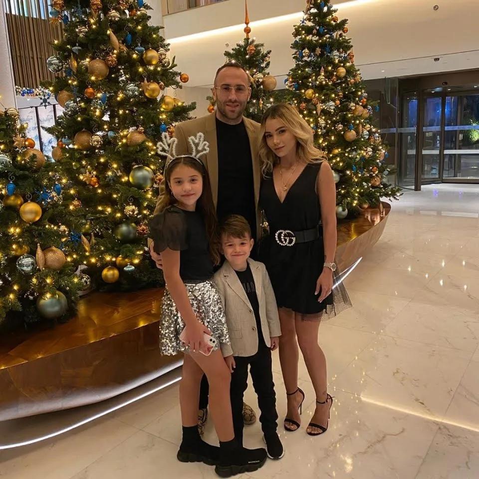 圣诞节足球明星,梅威瑟挥霍无度