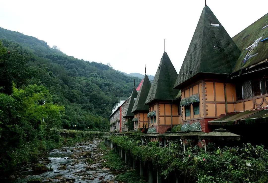 川西泡温泉看雪景,川西12月份最佳雪景泡温泉的地方