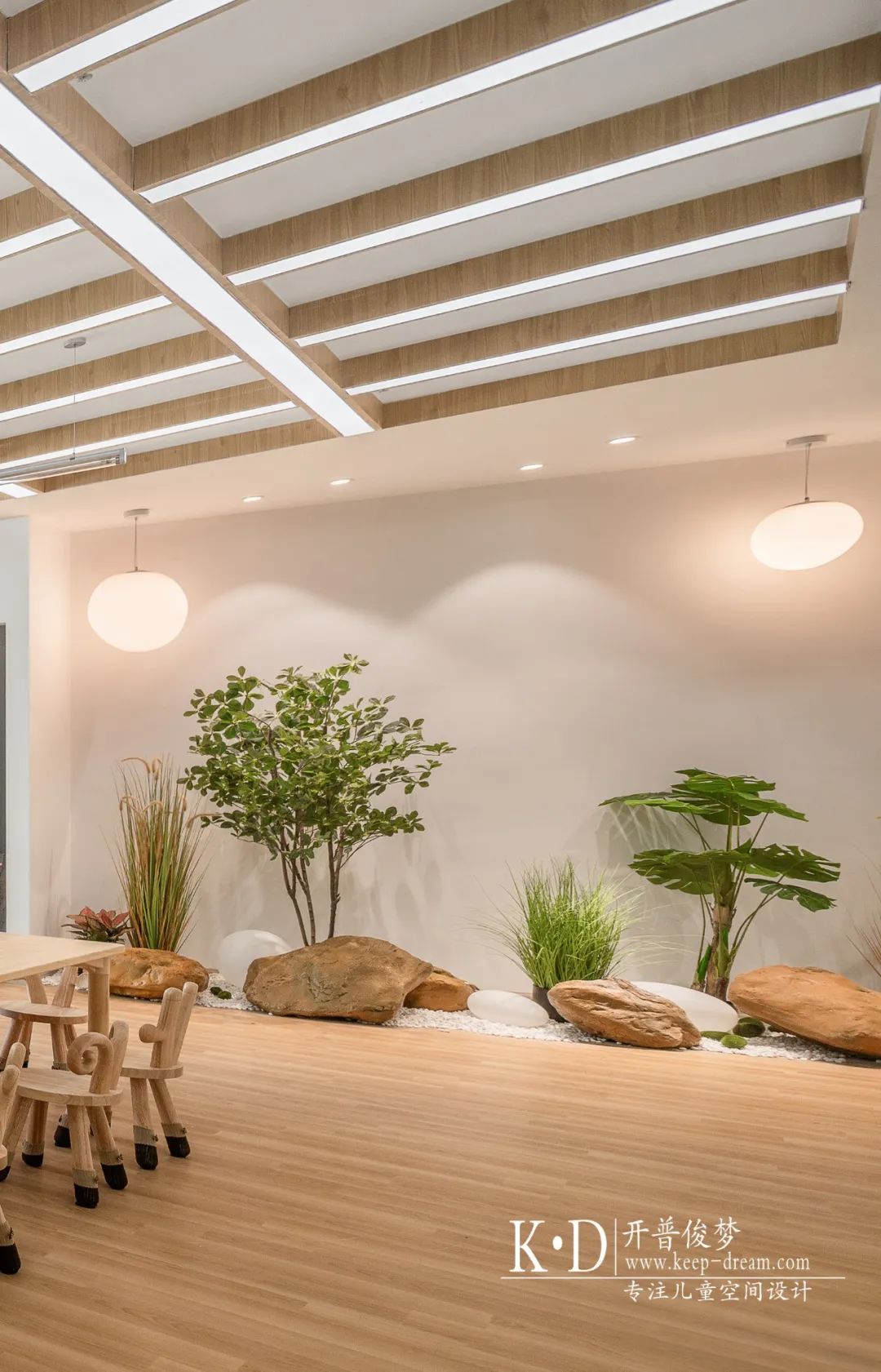 泉州金碧辉煌的幼儿园,泉州幼儿园空间设计效果图