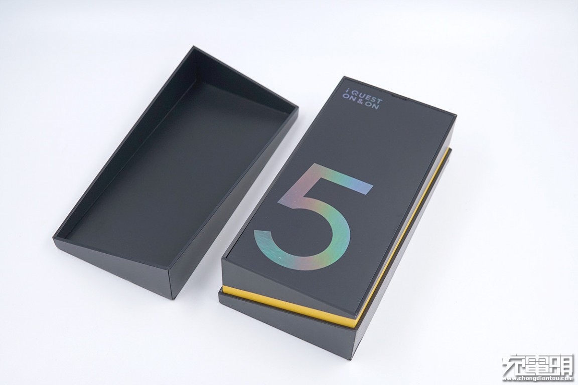 vivoiqooneo5充电,iqoo5支持66w快充