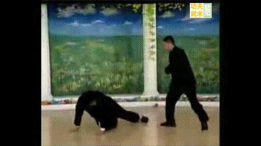 格斗防身术搏斗技巧快速制敌,简单凶狠的防身格斗术一招制敌