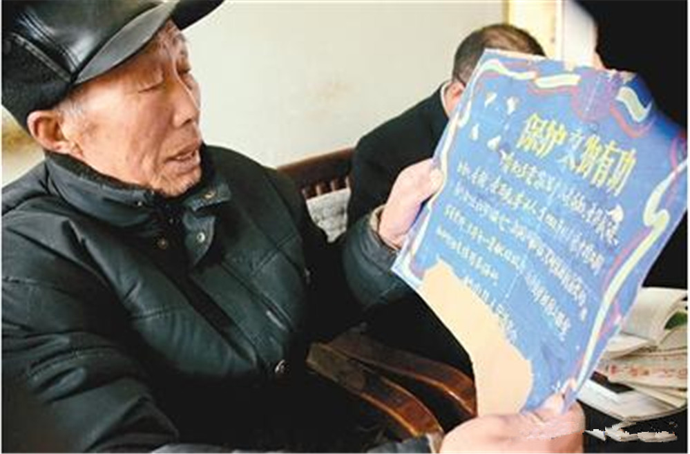 老农挖出一口锈铁锅,在家中藏了5年,上交国家仅得一奖状