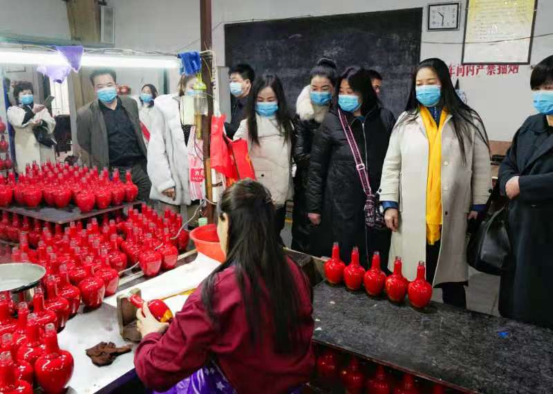 一杯好酒•与众不同洛阳蔡州商会到洛阳古洛酒铺生产基地走访调研