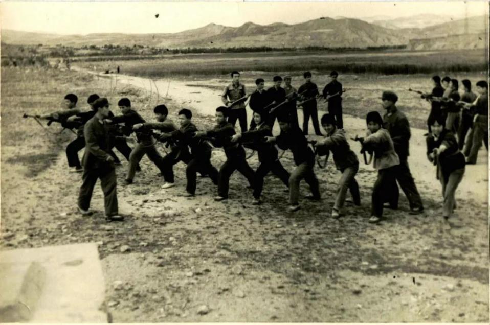 65式军装军训老照片,三十年前新兵军训老照片