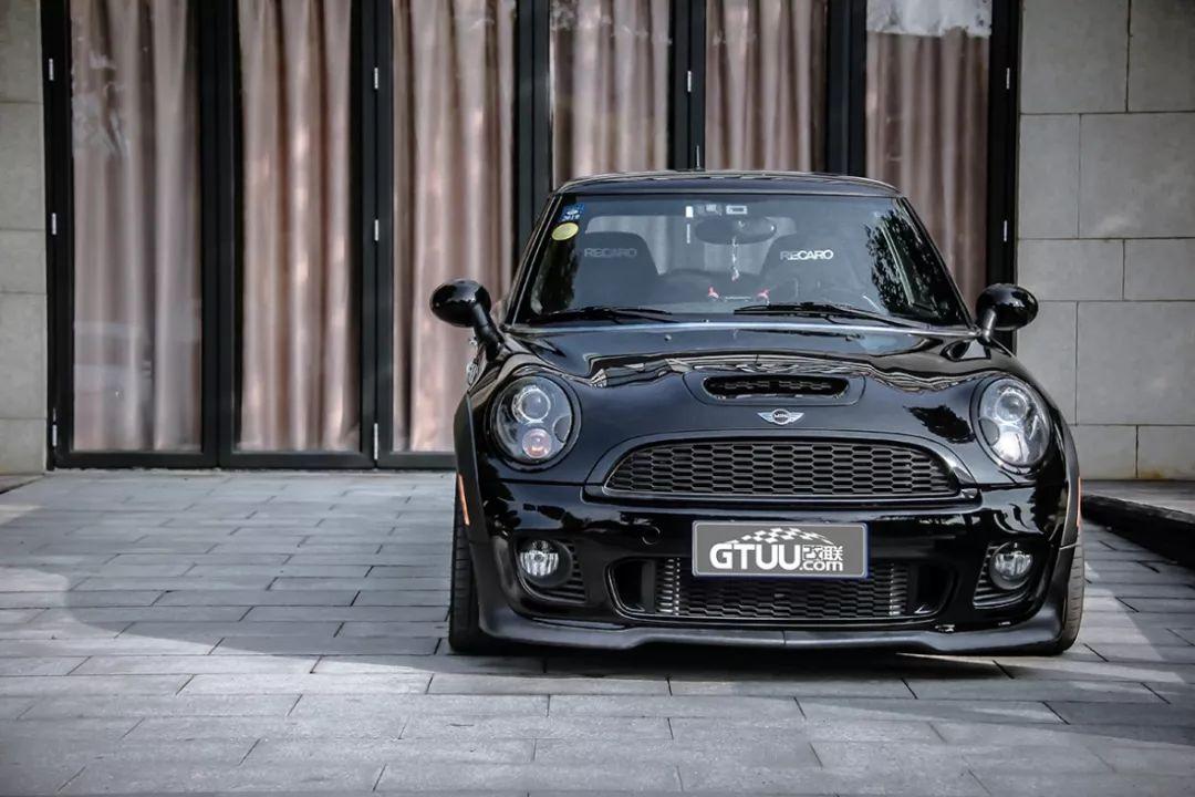 外观呆萌可爱的MINIR56JCW，却有着汉子般的内心！