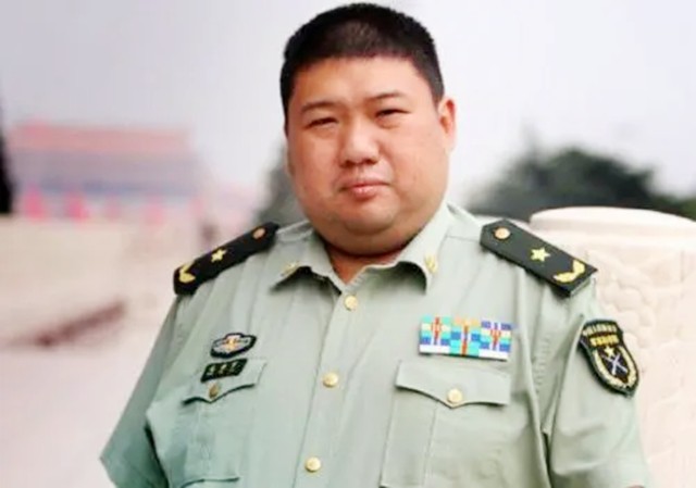 邵华和儿媳刘滨珍贵合影,婆媳其乐融融,邵华非常疼爱儿媳刘滨