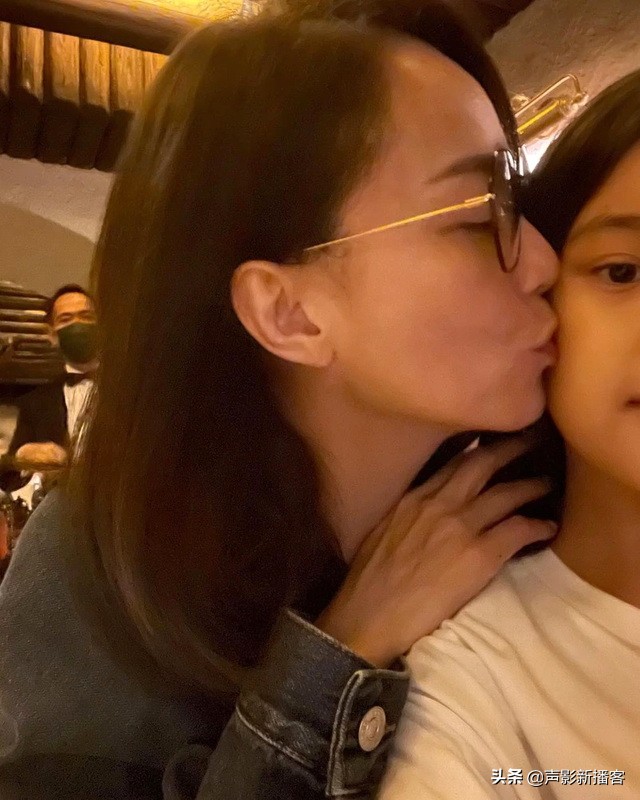 抢歌手风头,谢霆锋与经纪人霍汶希关系