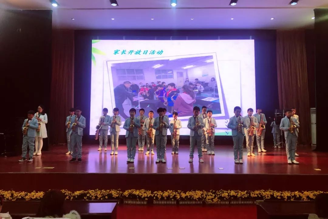 不忘初心砥砺前行教育实践活动,不忘初心小学文艺表演