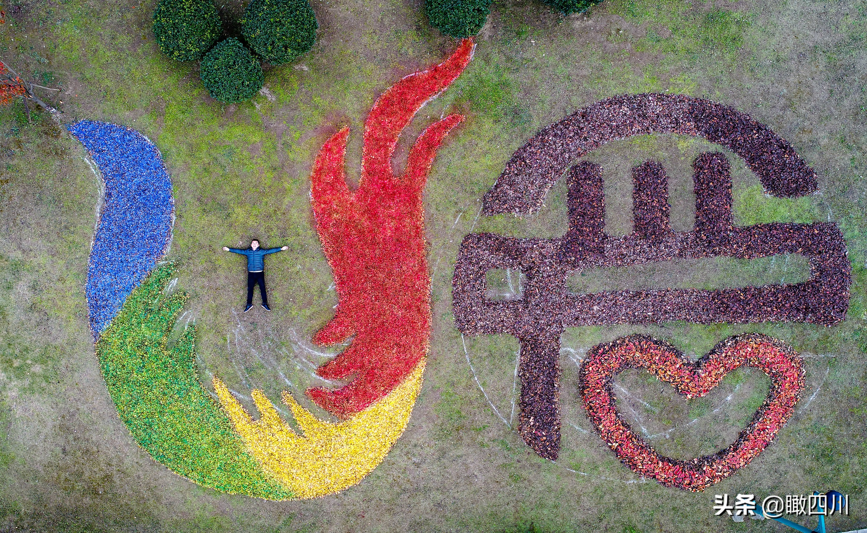 关于环卫工人的绘画作品,环卫工人落叶画