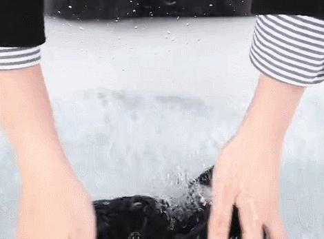 冬季阔脚裤搭配卫衣,过膝长款卫衣配瑜伽裤