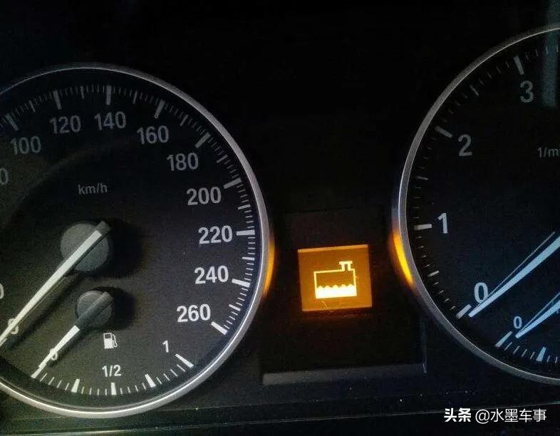 防冻液少了是换还是直接添加水,发现车防冻液少了怎么办