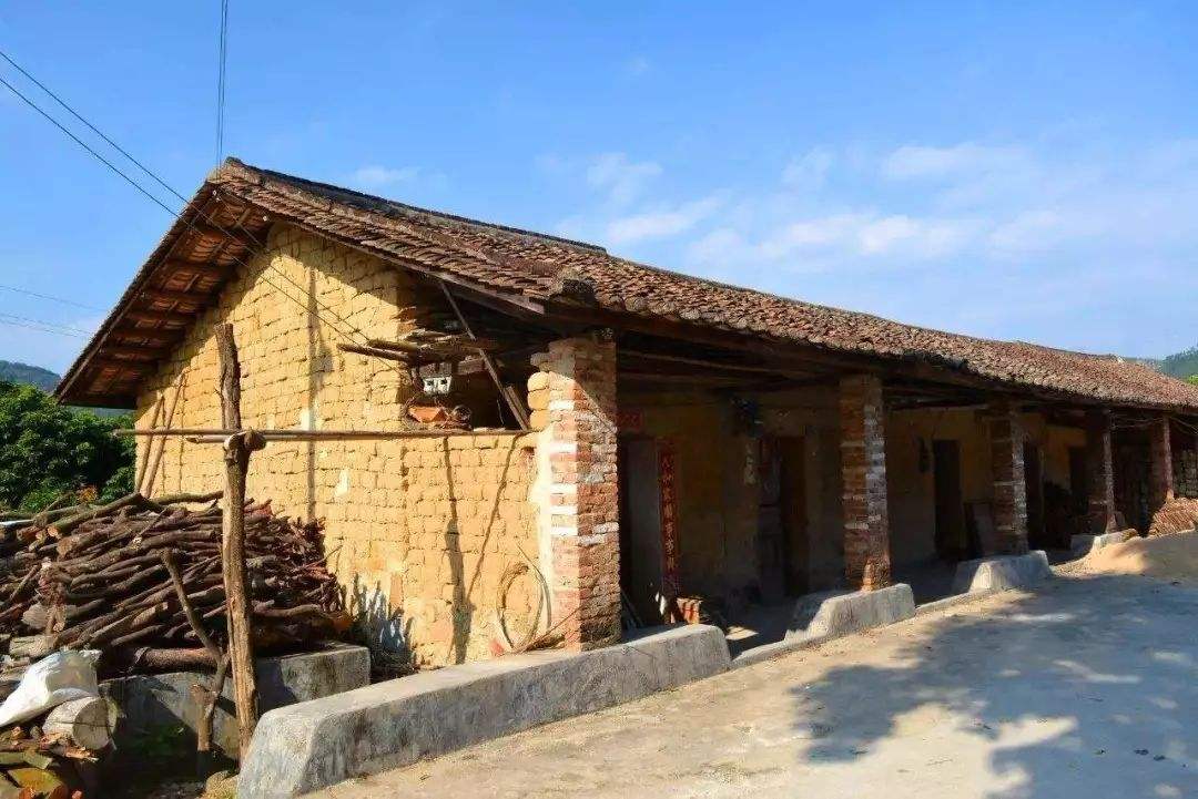 不是本村村民取得宅基地使用权证,非本村集体成员有土地使用权吗