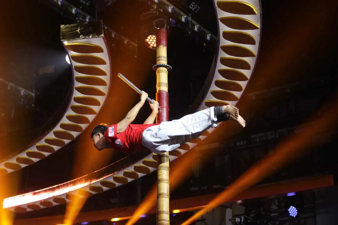 文安VS特克斯|少年展示传承600余年的高杆绝技,每一个动作都令人心惊胆颤