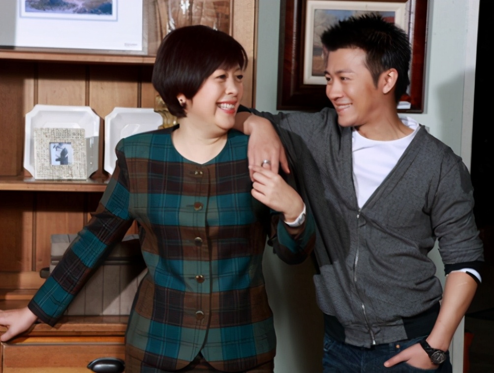 林雨申1岁到40岁荧幕颜值变化,林雨申靠李少红翻红