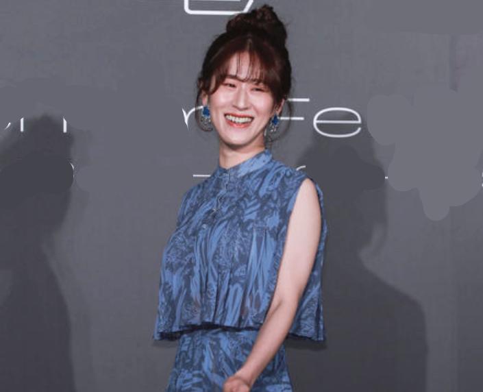 33岁女星百白自卑脸太长,自曝存12万准备整容,却被13家医院劝退