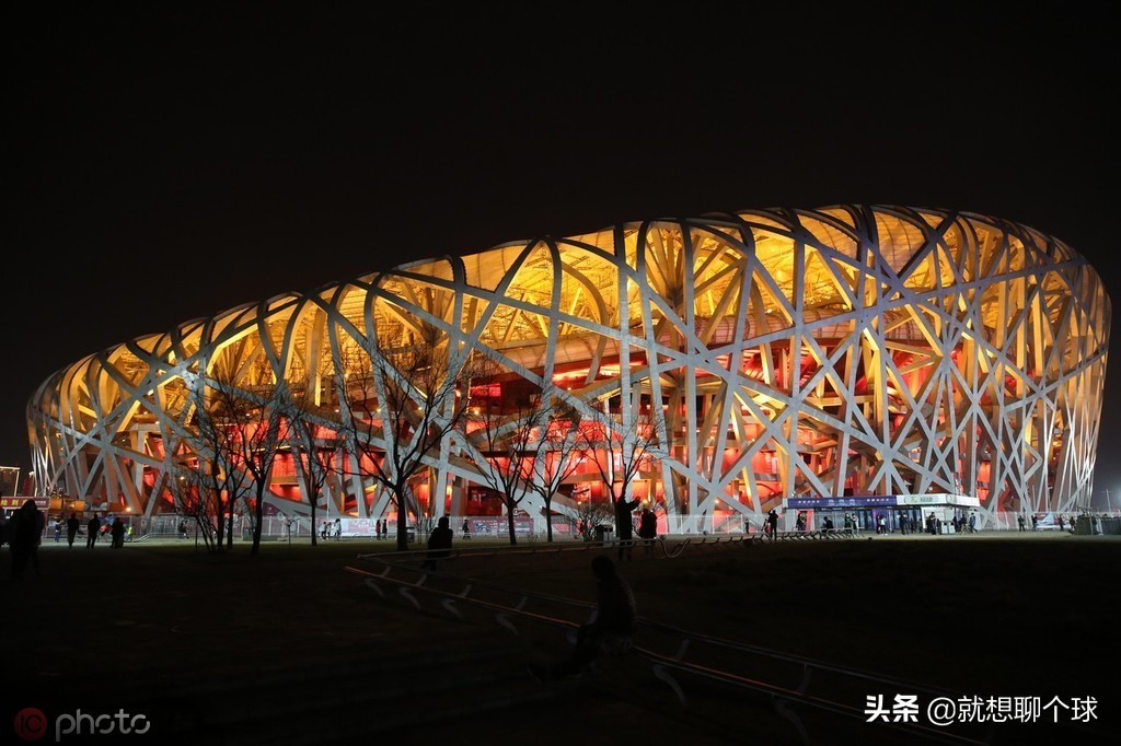 中国为什么很少有专业足球场,为什么中国不多弄足球场