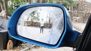 下雨天怎么能让后视镜不模糊,车子后视镜下雨天模糊