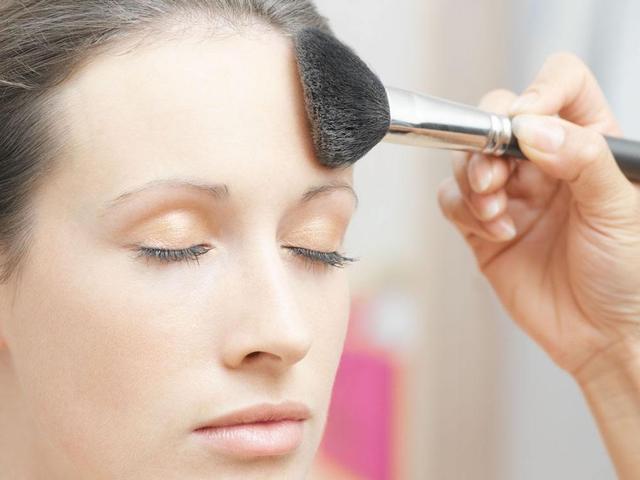 选对散粉摆脱化妆的烦恼,什么散粉好用持妆