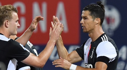 2-0大爆发!35分钟C罗彻底傻了眼!梅罗边缘人惊现“世界波”破门