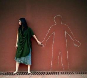 男人喜欢婚外感情的表现,男人在微信上搞婚外恋的表现