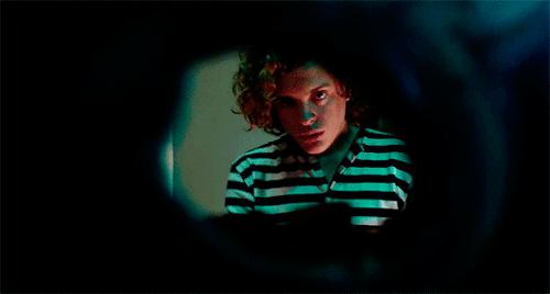 *欲情**疯狂、*社会反**，他美得像梦露却杀人无数