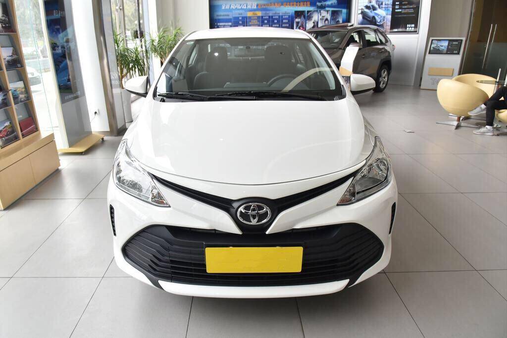 丰田最便宜的手动挡轿车,丰田最低价位的自动挡轿车