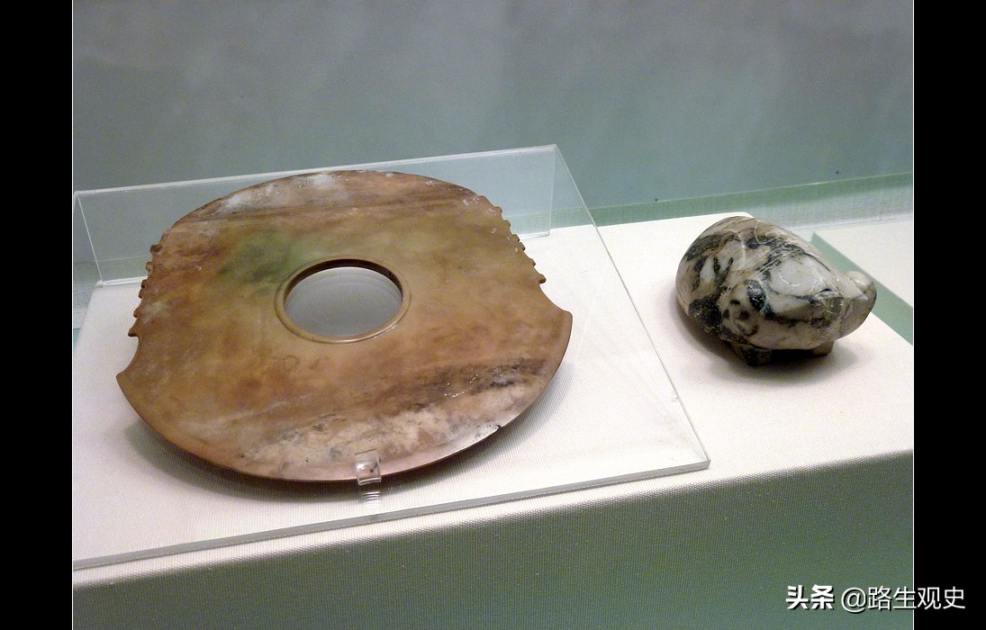 *疆新**有2座山，让黄金与美玉在2500年前相遇，影响了中国人的审美