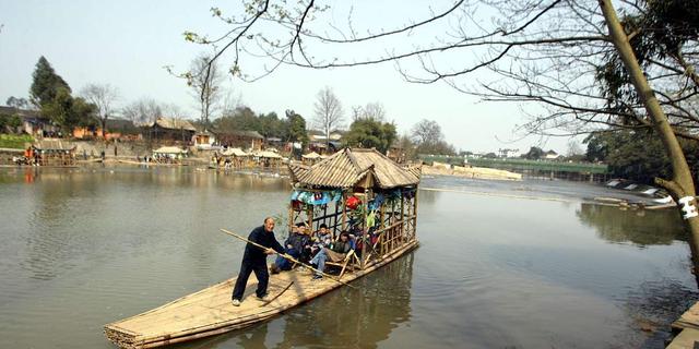 成都怎样去青城山都江堰,成都十大景点武侯祠