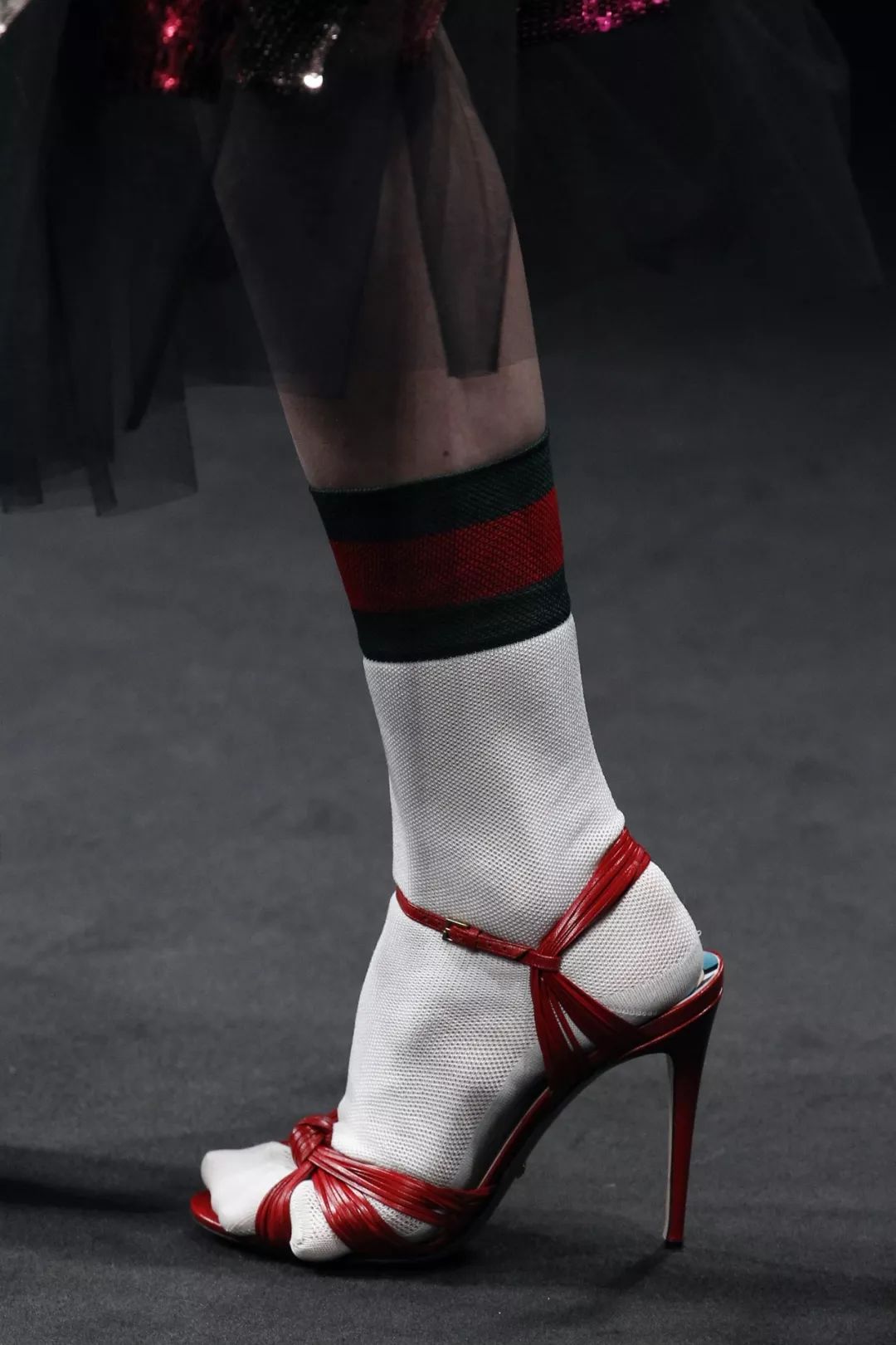 杨幂款袜子,杨幂袜子穿搭