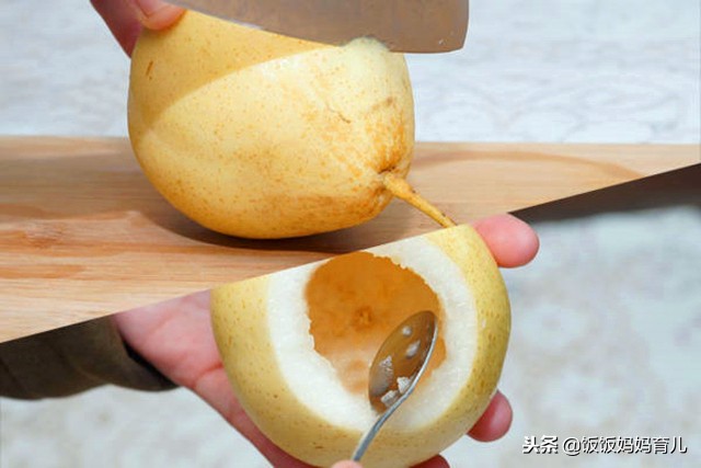 小孩咳嗽怎么炖梨给他吃,宝宝久咳吃中药好吗