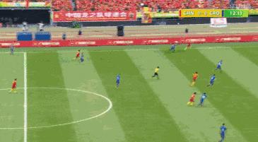 足球长传球怎么又快又稳,足球长传球的技术要点