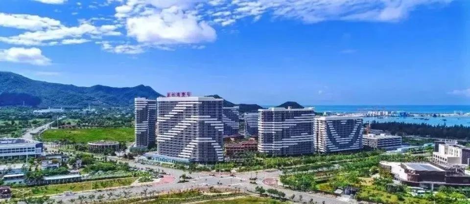 你好，我叫三亚，这是我的新版简历，请查收