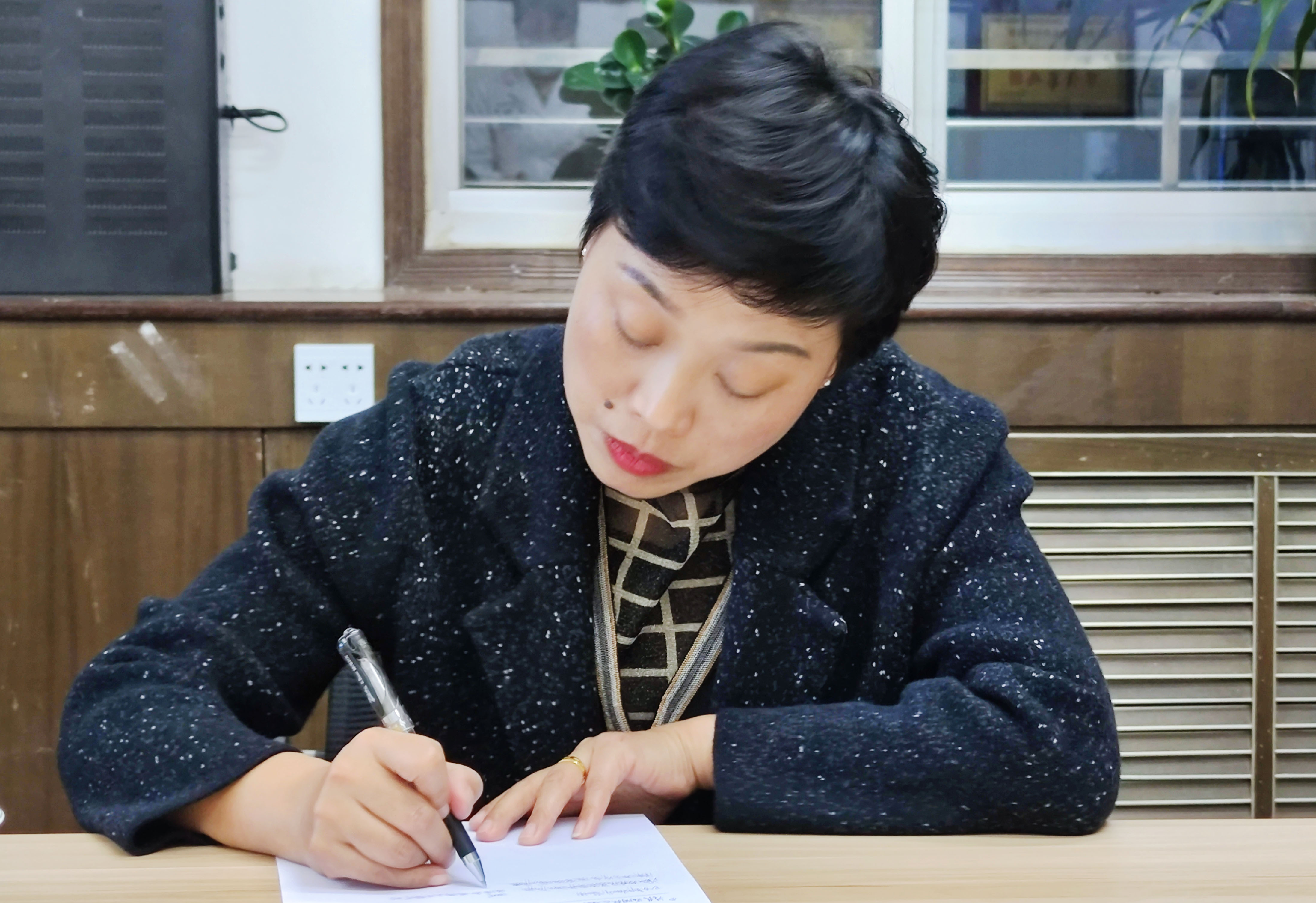 渭南市卫健局副局长徐萌新莅临渭南海成皮肤专科医院调研指导工作