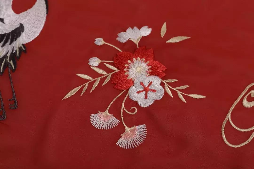 春夏秋冬四时歌，四时常映彩舟行！